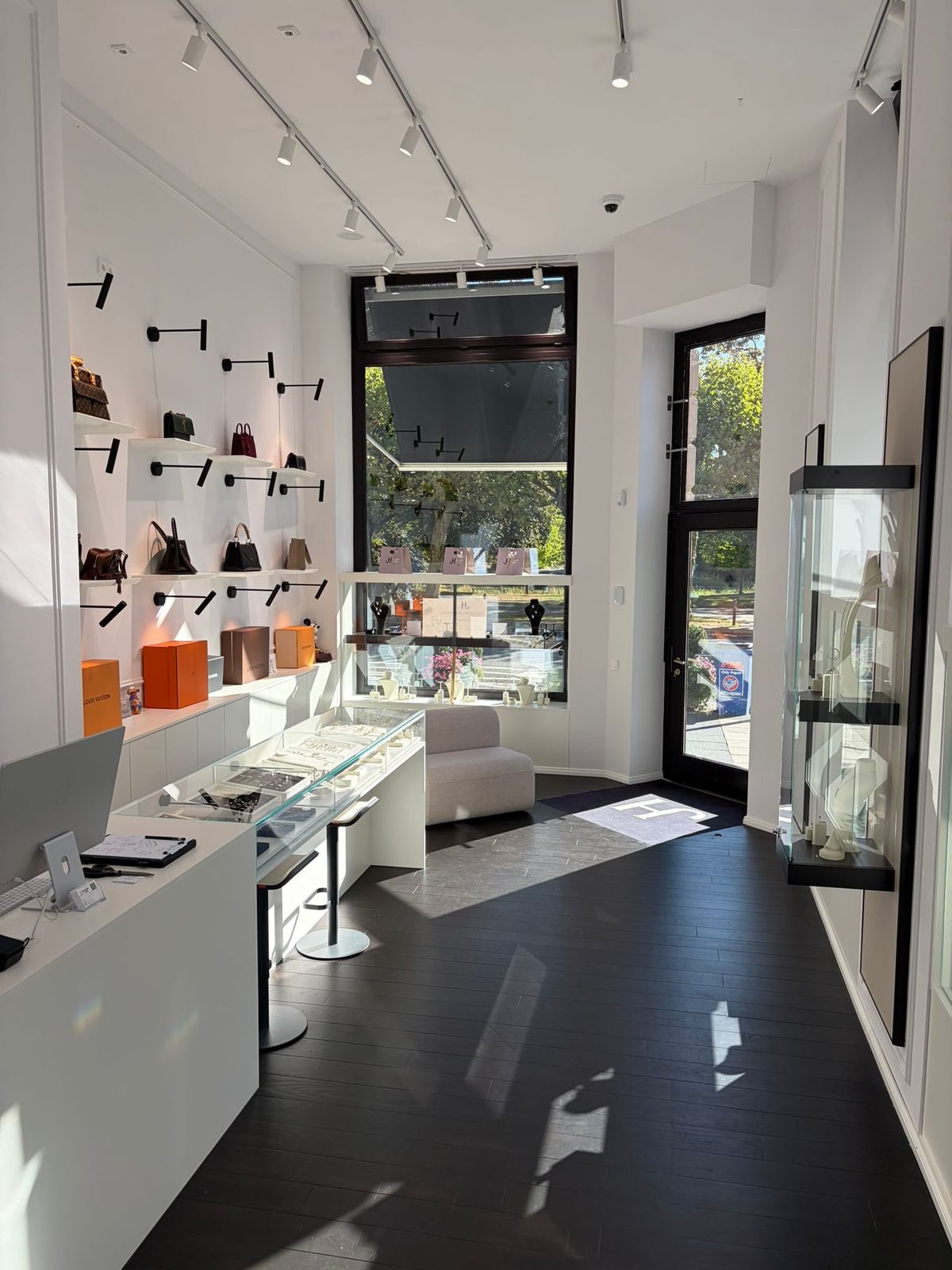 Im Geschäft von Juwelier Häge in Wiesbaden