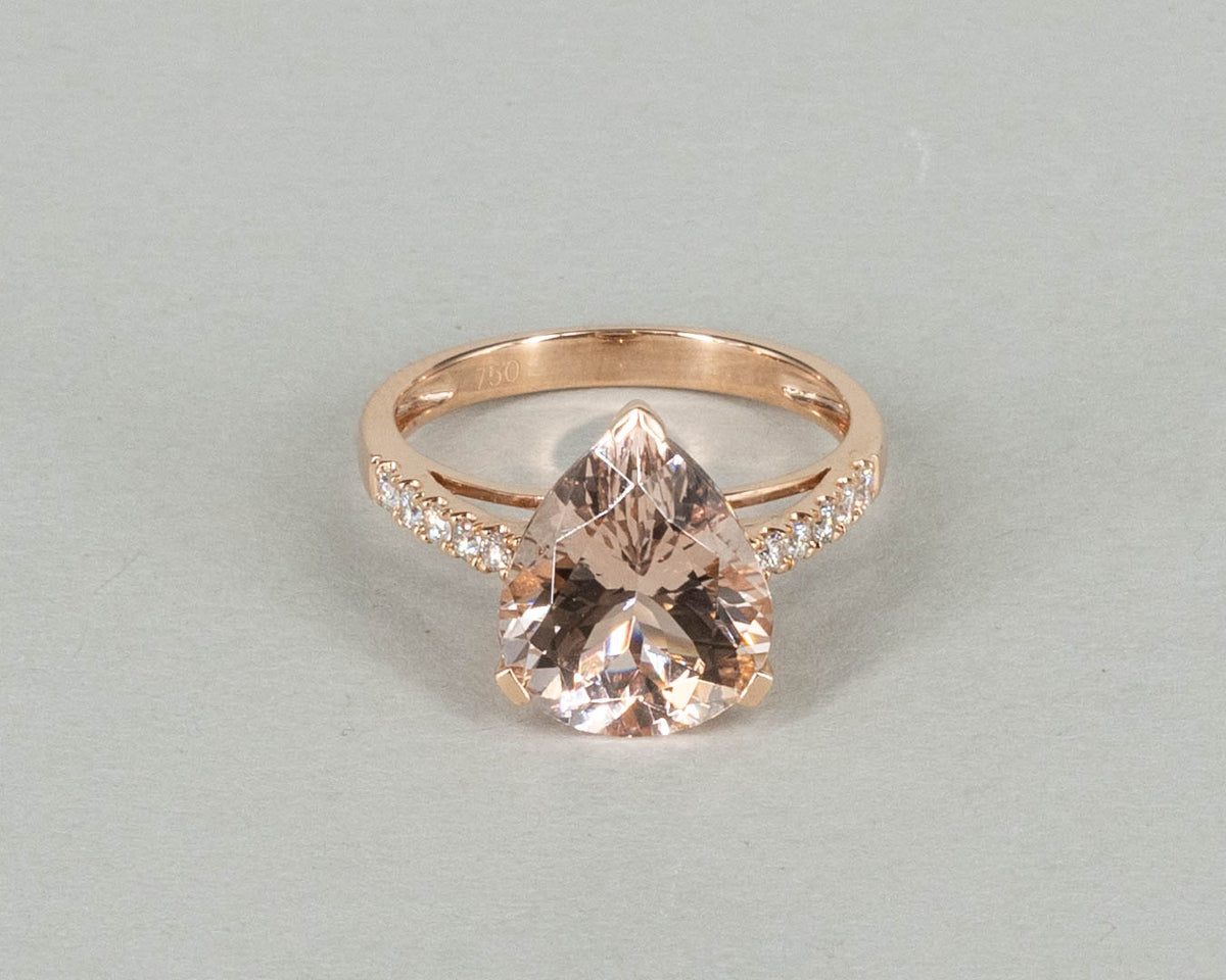 Ring mit Morganit und Brillanten